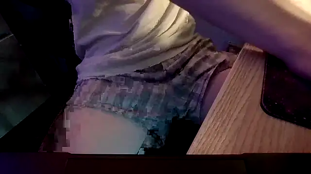 Snapshot of DLcollegeroomatesneedcash chatting on 02/24/26, 10:30 DLcollegeroomatesneedcash online show from 02/24/26, 10:30