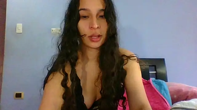 scarlettscottx  online show from 05/04/26, 08:27