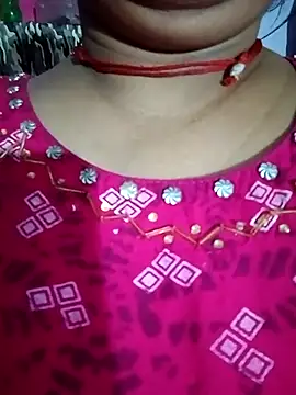 Snapshot of Karishma_bhabi99A chatting on 05/16/26, 08:07 Karishma bhabi99A online show from 05/16/26, 08:07