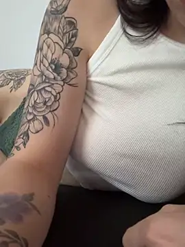 Lizzy Wild online show from 04/21/26, 07:03