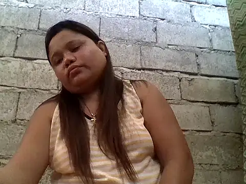 Snapshot of sweetlyn31 chatting on 05/13/26, 11:44 sweetlyn31 online show from 05/13/26, 11:44