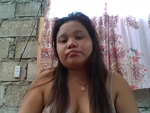 Snapshot of sweetlyn31 chatting on 05/16/26, 02:19 sweetlyn31 online show from 05/16/26, 02:19