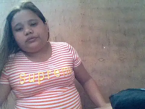 Snapshot of sweetlyn31 chatting on 06/04/26, 12:38 sweetlyn31 online show from 06/04/26, 12:38