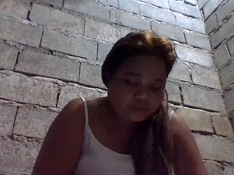 Snapshot of sweetlyn31 chatting on 06/12/26, 04:17 sweetlyn31 online show from 06/12/26, 04:17