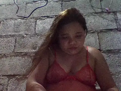 Snapshot of sweetlyn31 chatting on 06/14/26, 10:12 sweetlyn31 online show from 06/14/26, 10:12