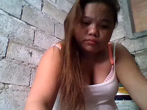 Snapshot of sweetlyn31 chatting on 06/20/26, 12:25 sweetlyn31 online show from 06/20/26, 12:25