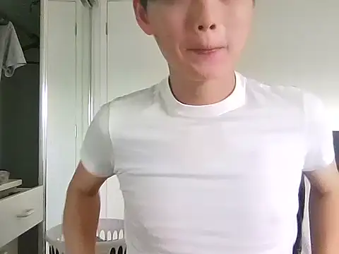 Snapshot of sweetiepuppy421 chatting on 03/22/26, 10:57 sweetiepuppy421 online show from 03/22/26, 10:57