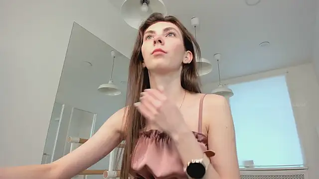 Scarlet Muse  online show from 03/09/26, 09:02