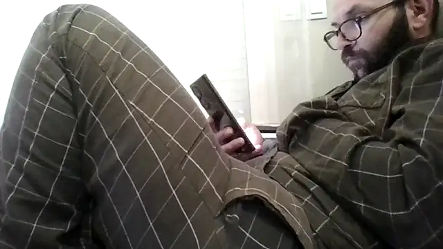 Snapshot of Florent1307 chatting on 06/18/26, 08:35 Florent1307 online show from 06/18/26, 08:35