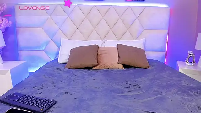 Bianca Monroe  online show from 04/23/26, 08:22