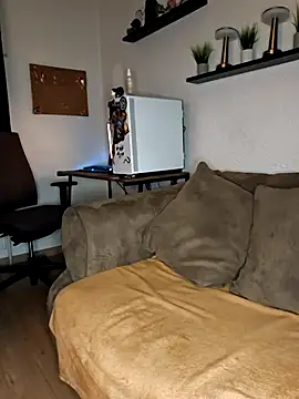 ZaramourXMrX online show from 04/17/26, 07:28