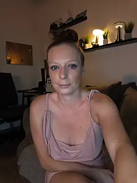 Snapshot of ZaramourXMrX chatting on 07/03/26, 08:26 ZaramourXMrX online show from 07/03/26, 08:26