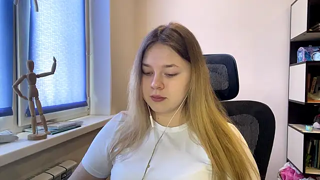 Snapshot of TomikoPfau chatting on 02/24/26, 08:01 TomikoPfau online show from 02/24/26, 08:01