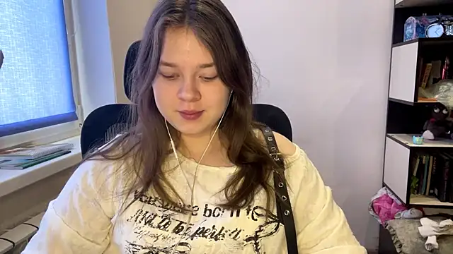 TomikoPfau online show from 03/03/26, 07:36