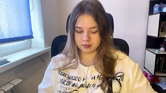 TomikoPfau online show from 03/23/26, 07:34