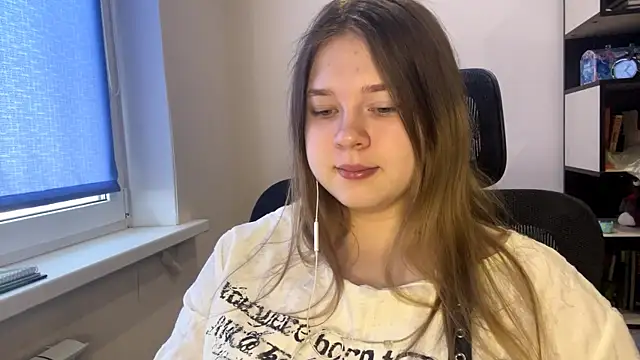 TomikoPfau online show from 03/26/26, 03:34