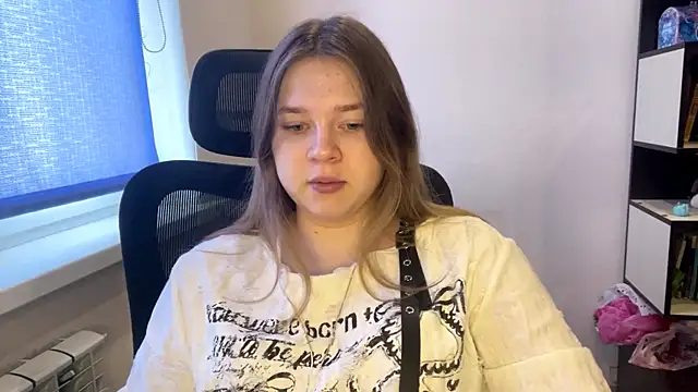 TomikoPfau online show from 03/31/26, 07:42