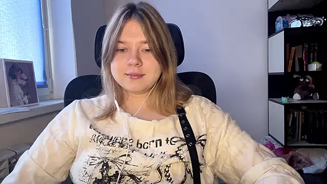 TomikoPfau online show from 04/23/26, 09:19