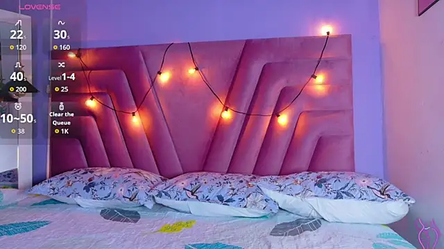 naughtyyindiann online show from 04/18/26, 02:59