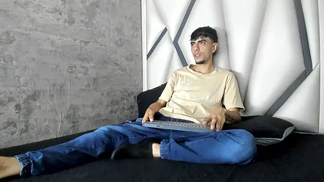 Endrick-23 online show from 04/25/26, 03:20