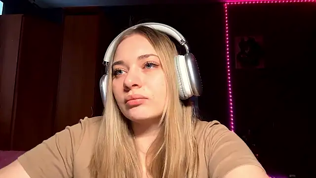 Snapshot of Millavajaina chatting on 02/20/26, 02:17 Millavajaina online show from 02/20/26, 02:17