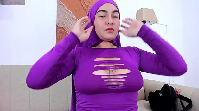 Malika Noor online show from 04/10/26, 02:22