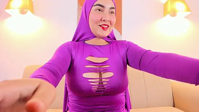 Malika Noor online show from 04/14/26, 03:07