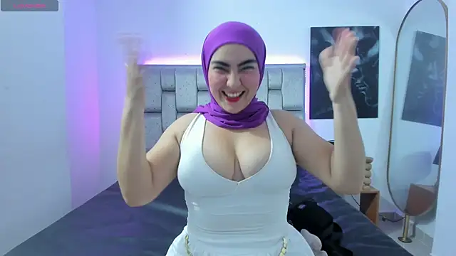 Malika Noor online show from 07/17/26, 03:18