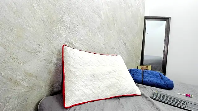 Snapshot of Mick-lollipop chatting on 02/28/26, 07:48 Mick-lollipop online show from 02/28/26, 07:48