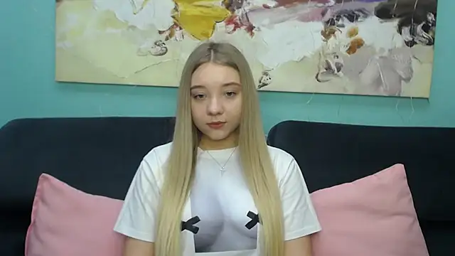 Snapshot of MilanaSiia chatting on 02/27/26, 05:51 MilanaSiia online show from 02/27/26, 05:51