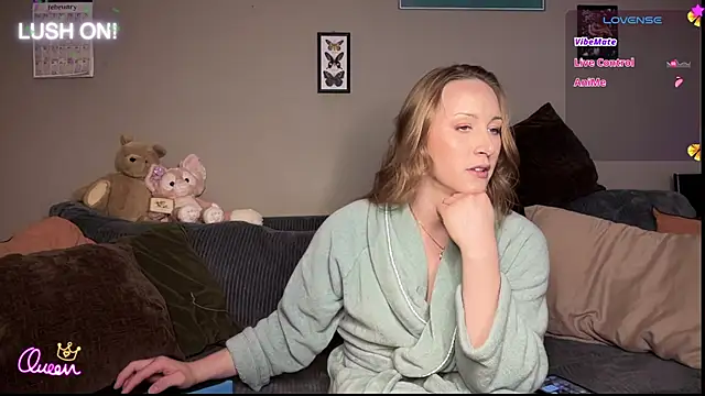 Snapshot of greenxxxqueen chatting on 03/01/26, 01:29 greenxxxqueen online show from 03/01/26, 01:29