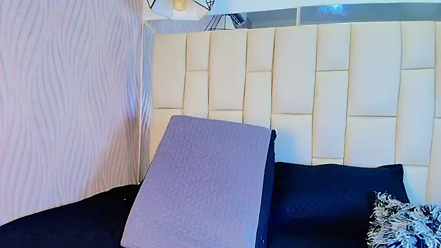 Lana Sliim online show from 04/01/26, 12:06