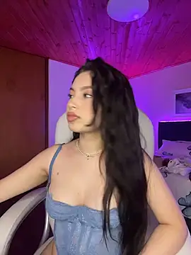 Snapshot of Mady_Pink chatting on 02/24/26, 03:15 Mady Pink online show from 02/24/26, 03:15