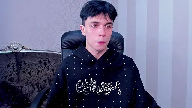 Snapshot of ClarkBev chatting on 02/21/26, 01:39 ClarkBev online show from 02/21/26, 01:39