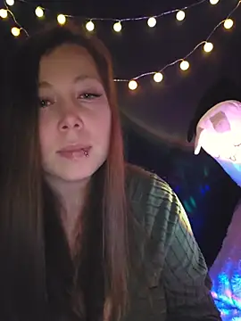 Snapshot of AliceBeverl chatting on 02/23/26, 06:49 AliceBeverl online show from 02/23/26, 06:49