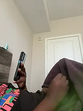 makeherfeelg online show from 03/25/26, 02:01