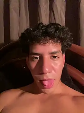 Alejandrososas online show from 05/27/26, 06:10