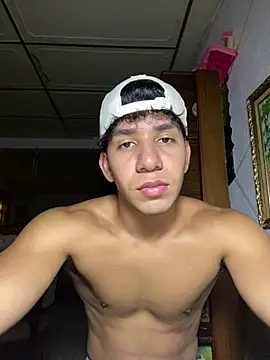 Alejandrososas online show from 06/02/26, 09:06