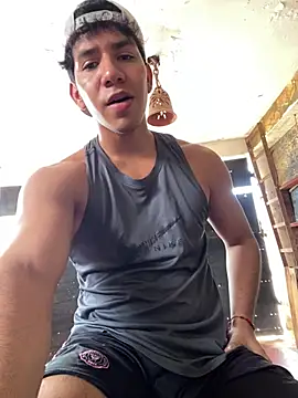 Alejandrososas online show from 07/08/26, 05:50