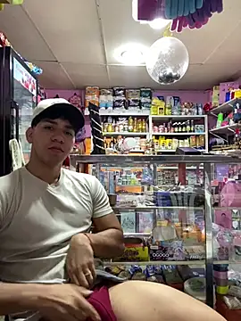 Alejandrososas online show from 07/17/26, 02:02