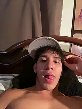 Alejandrososas online show from 07/22/26, 04:15