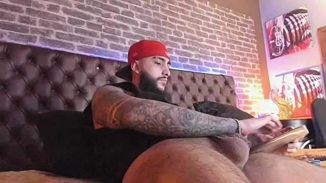 SantiagoHincapiie online show from 03/09/26, 08:57