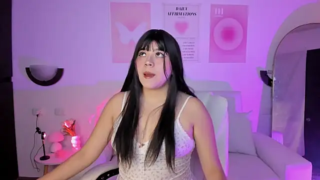 Emiii cute online show from 04/25/26, 02:14