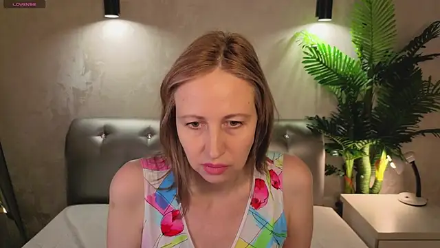 Elizabeth Andersonn online show from 03/26/26, 01:01