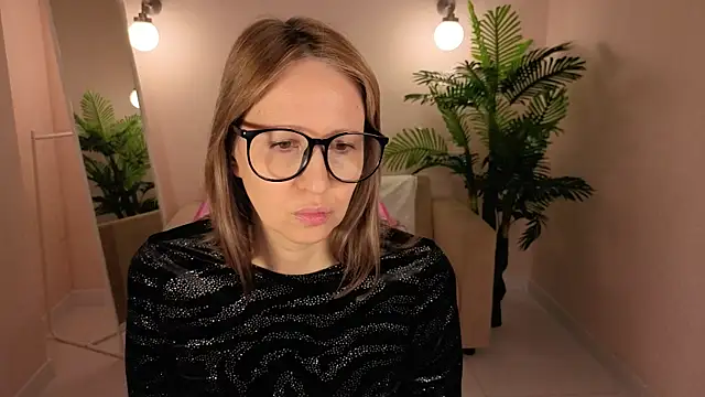 Elizabeth Andersonn online show from 04/20/26, 01:08