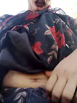 wifedesi7050 online show from 04/22/26, 02:58