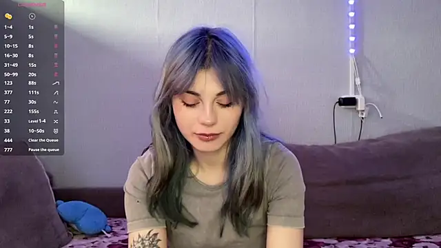 Emmibrilson online show from 04/19/26, 12:37