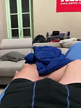 Snapshot of foudesexe23 chatting on 02/21/26, 07:26 foudesexe23 online show from 02/21/26, 07:26