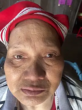 Snapshot of -Petti- chatting on 02/21/26, 06:36 -Petti- online show from 02/21/26, 06:36