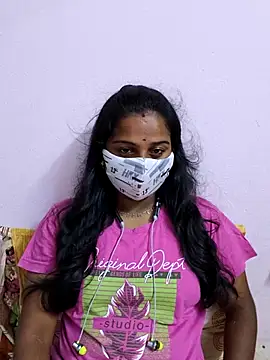 Snapshot of Shaliniqueen chatting on 05/22/26, 06:46 Shaliniqueen online show from 05/22/26, 06:46
